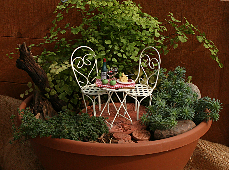 cafe in miniature garden 